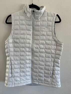The North Face Women's White Quilted Vest Medium